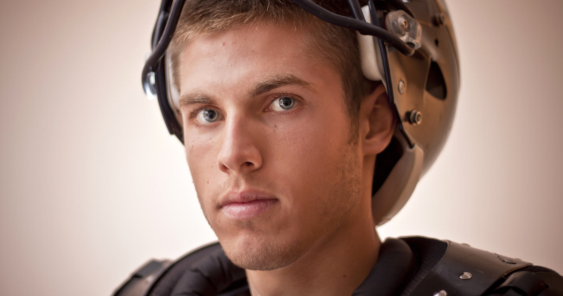 Senior-Portrait-Male-Luke-Football-Chicago-(1)