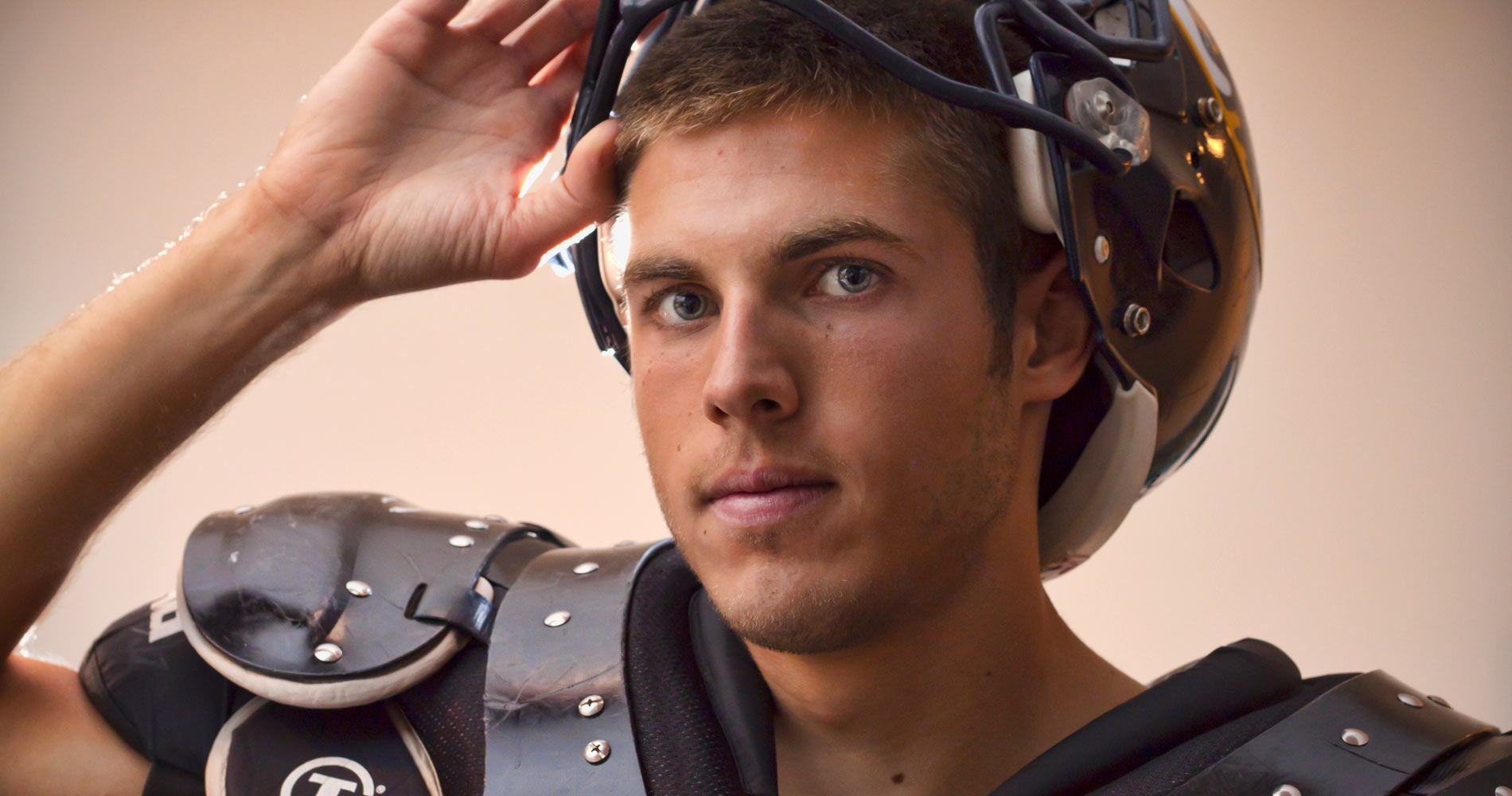 Senior-Portrait-Male-Luke-Football-Chicago-(4)