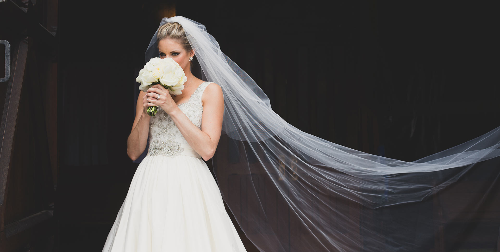 columbia club indianapolis wedding photography (25) bride dress veil